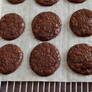 cooling cookies