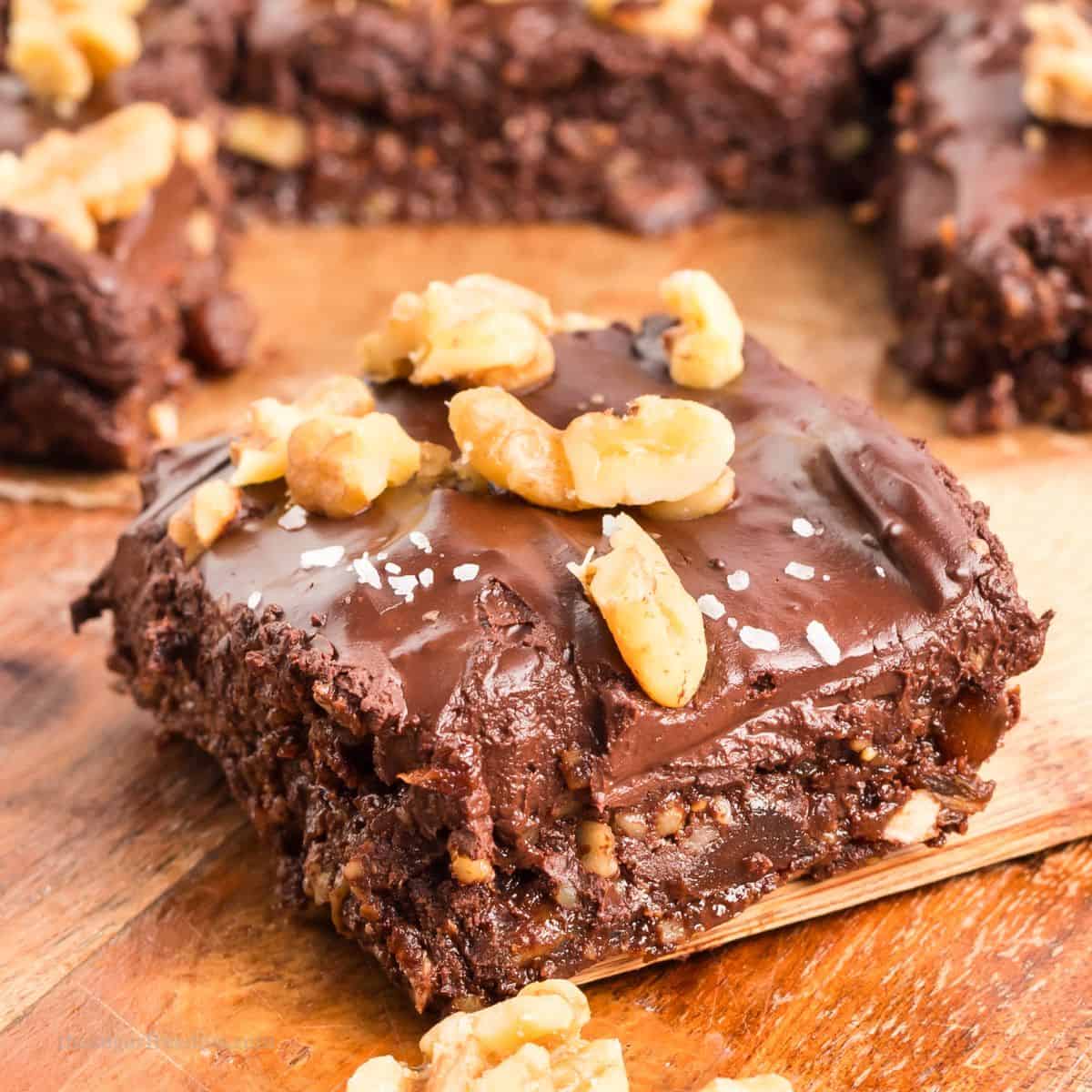 No Added Sugar No Bake Brownies, a delicious and easy fudgy dessert recipe sweetened  with dates and maple syrup. Dairy Free and flour free recipe.